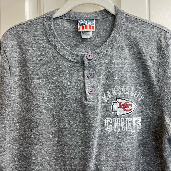 Junk Food Mens Kansas City Chiefs Henley Long Sleeve Tee in Gray, Size M - Picture 6 of 8
